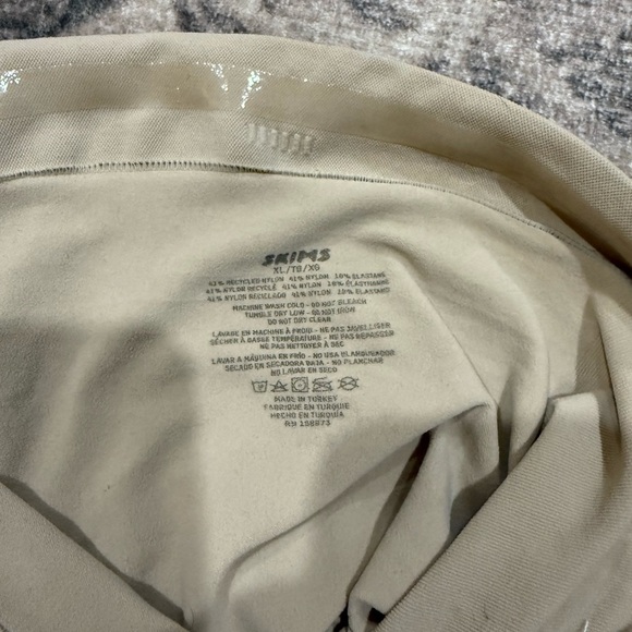 SKIMS High-Waist shape wear Panties in Beige thang size xl - Picture 5 of 5